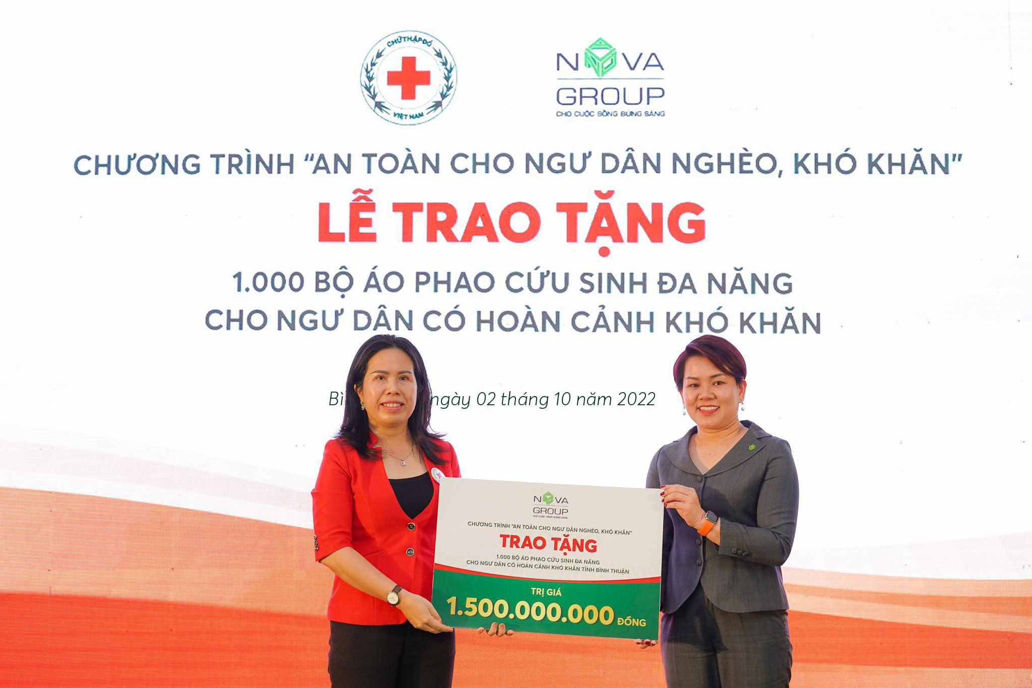ba nguyen thi thanh nhan chu tich hoi chu thap do tinh binh thuan nhan bang tai tro tu dai dien novagroup