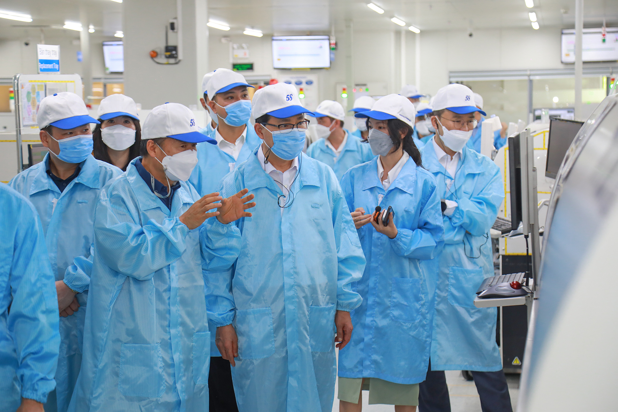 lanh dao samsung viet nam truc tiep tham va danh gia ket qua thuc hien du an nha may thong minh tai cac doanh nghiep