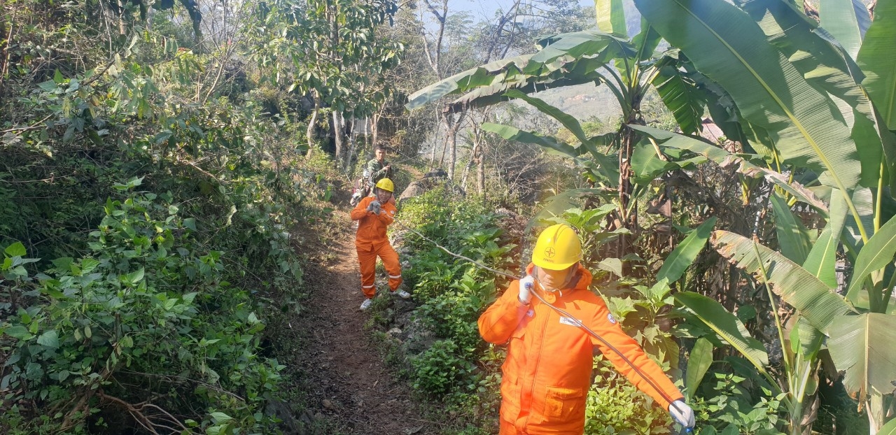 cong nhan dien luc muong cha pc dien bien cang keo day sau cong to cho khach hang cong nhan dien luc muong cha pc dien bien cang keo day sau cong to cho khach hang