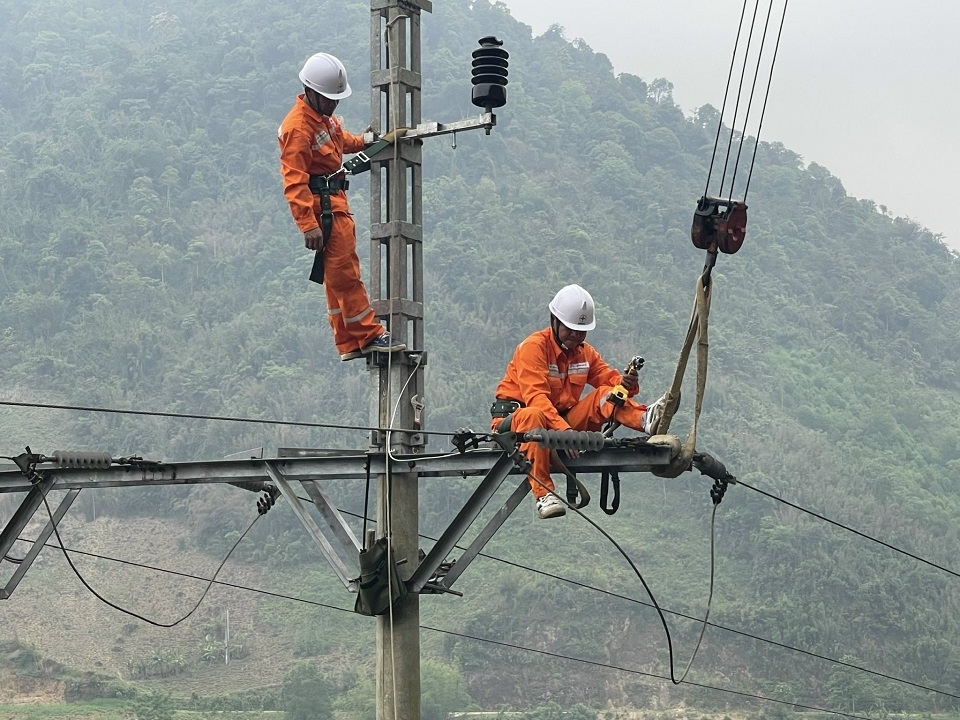 cong nhan dien luc phu yen xu ly khiem khuyet tren duong day cong nhan dien luc phu yen xu ly khiem khuyet tren duong day