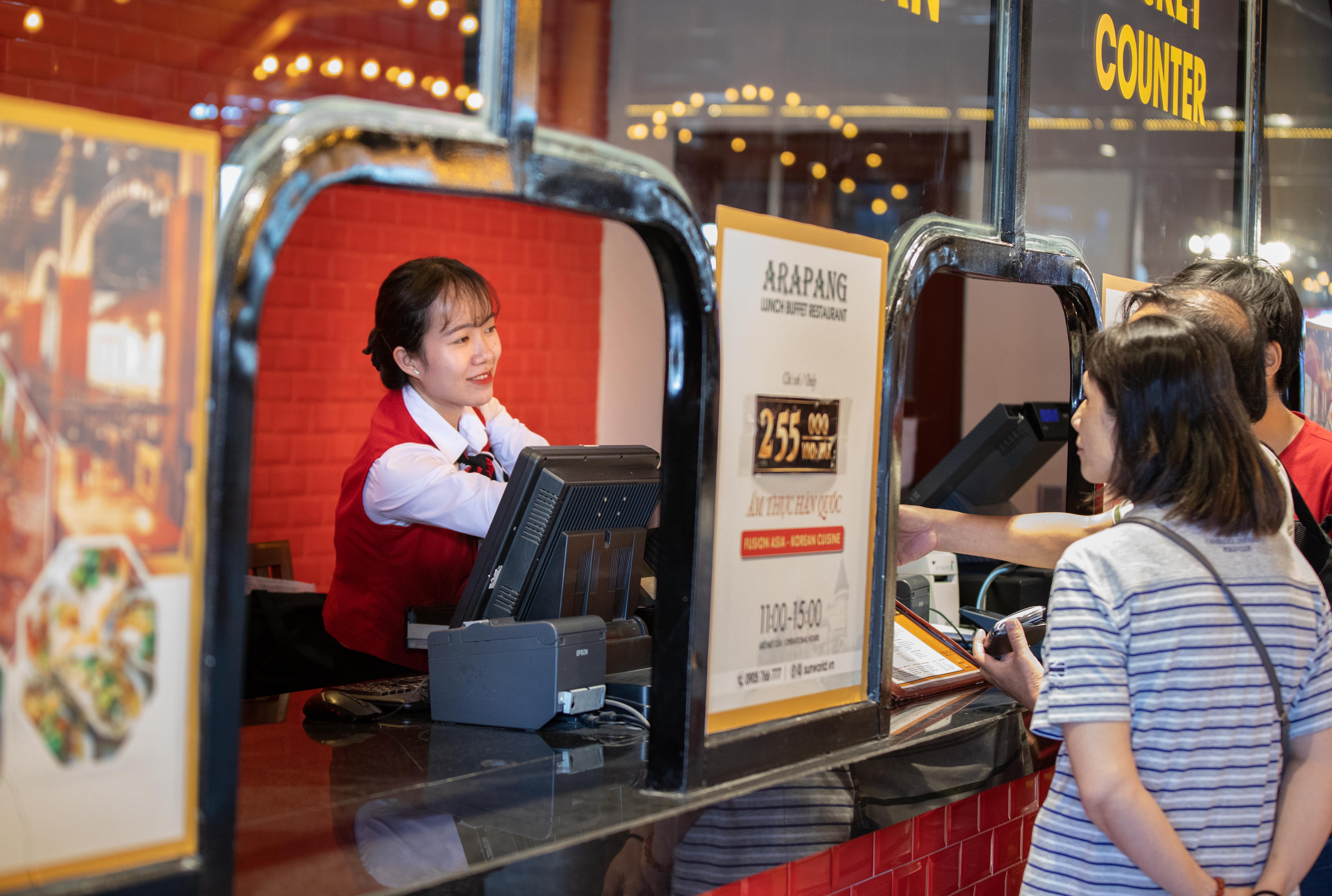 hanh trinh cham den trai tim khach hang la su tan tam den tu trai tim hanh trinh cham den trai tim khach hang la su tan tam den tu trai tim