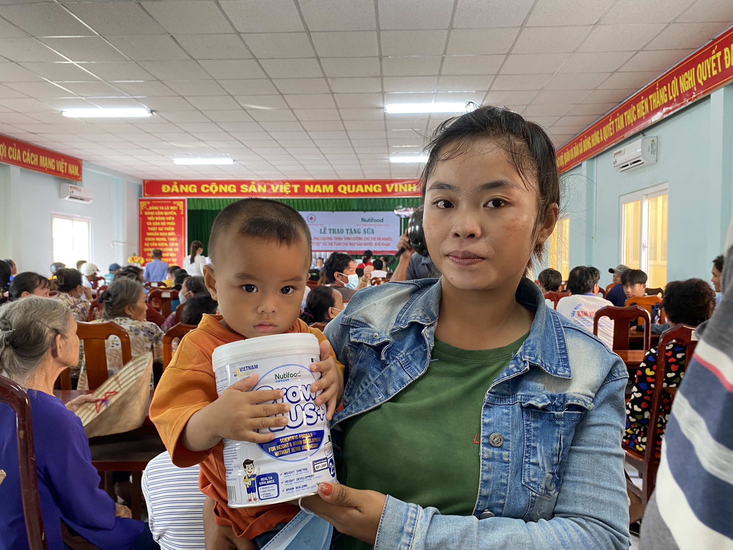 chi le thi hoa phuong chi le thi hoa phuong