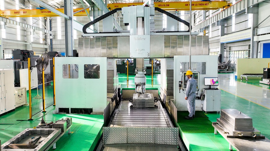 hinh 2 gia cong khuon voi may phay giuong 5 truc