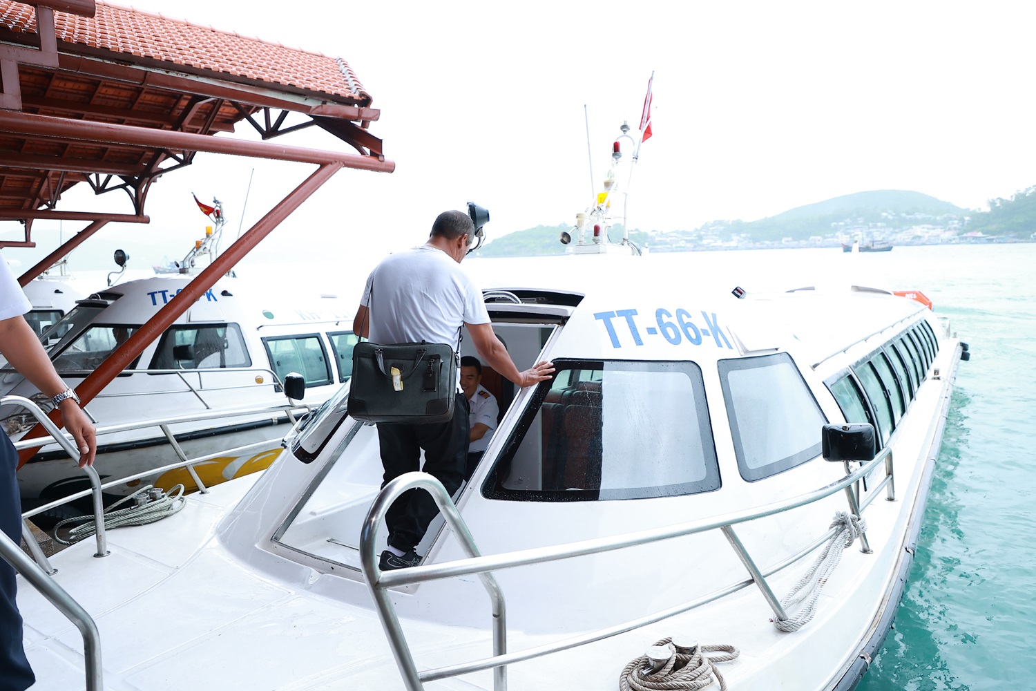 vpglgthuyen thoai golf den viet nama10