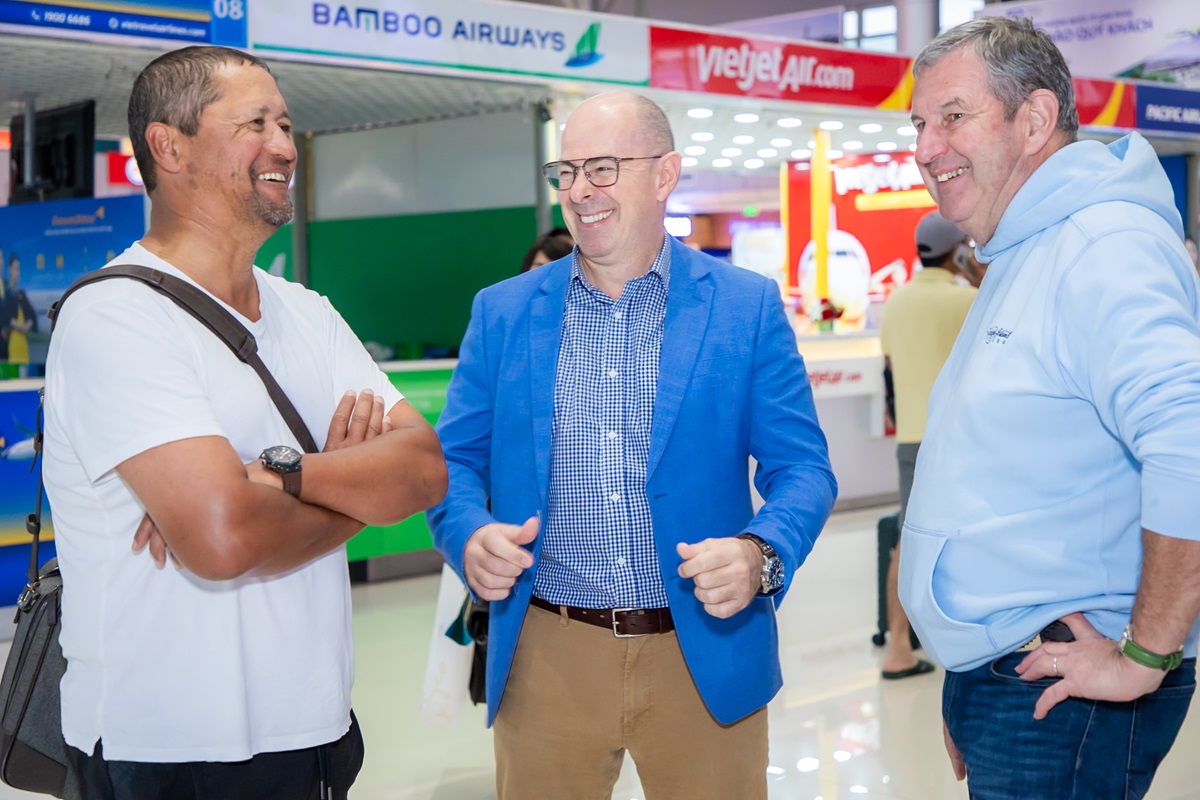 vpglgthuyen thoai golf den viet nama2