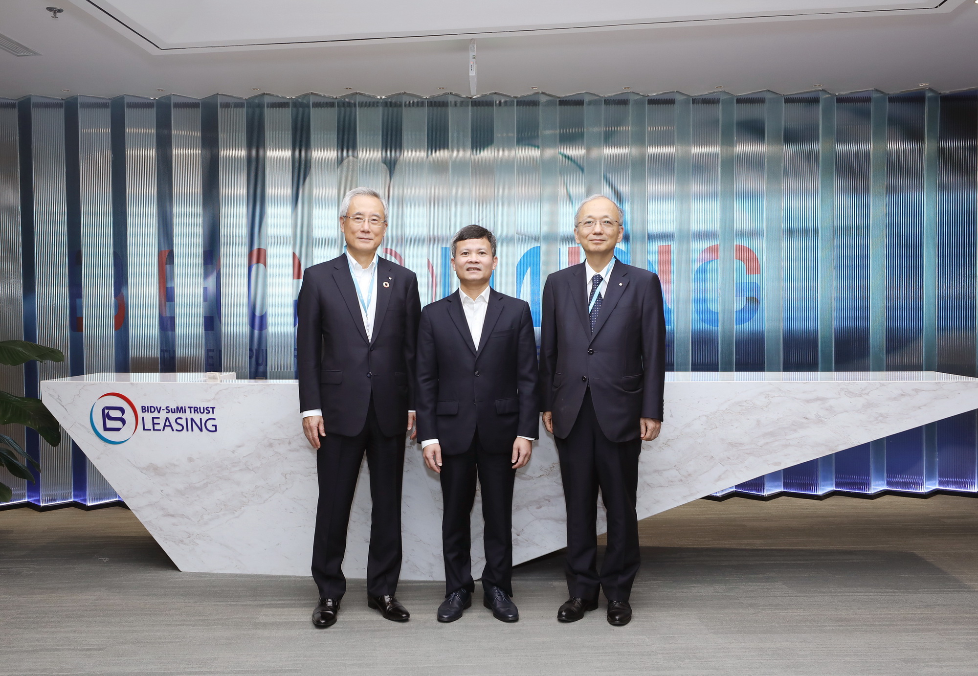 anh 02 ceo with sumi trust holding representatives