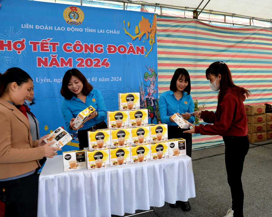 san pham cua nestle viet nam duoc tang cho nguoi lao dong tai cho tet cong doan do lien doan lao dong tinh lai chau to chuc 1 san pham cua nestle viet nam duoc tang cho nguoi lao dong tai cho tet cong doan do lien doan lao dong tinh lai chau to chuc 1