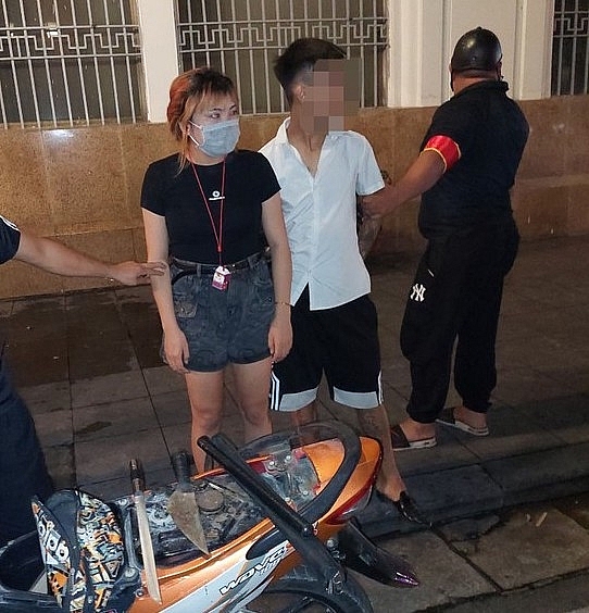 doan xe mang dao kiem di danh nhau gap ngay to cong tac 141 dspl4 doan xe mang dao kiem di danh nhau gap ngay to cong tac 141 dspl4