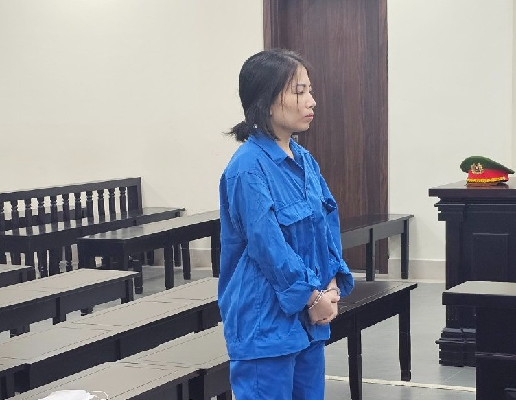 tu hinh nguoi phu nu cham lua dot phong tro o ha noi dspl2