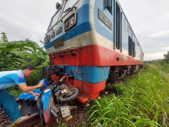 tau hoa va cham voi xa may 2 nguoi tu vong tai cho dspl1