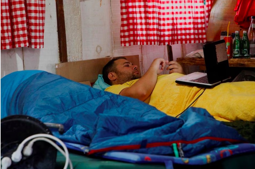 doc la cuoc thi tim nguoi nam tren giuong lau nhat dspl4