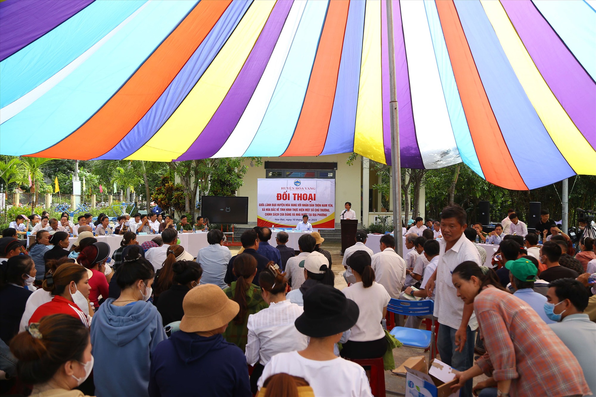 vu 54 hoc sinh o da nang khong duoc di hoc nhieu phu huynh so bi de doa tay chay dspl1 vu 54 hoc sinh o da nang khong duoc di hoc nhieu phu huynh so bi de doa tay chay dspl1