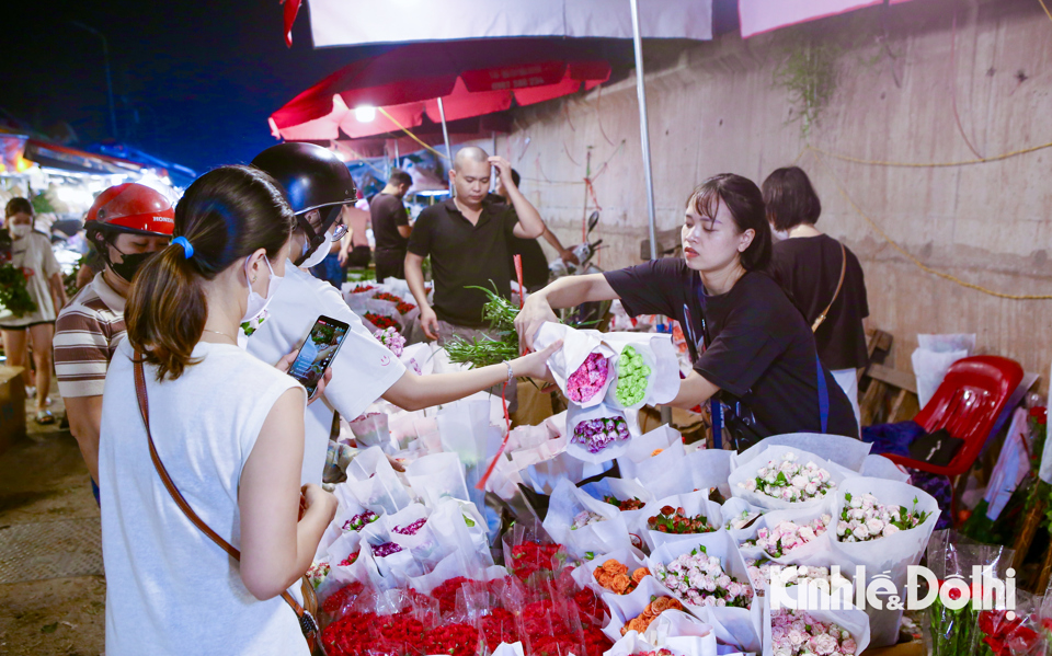 khong khi tai cho hoa lon nhat thu do truoc them ngay 20 10 dspl1 khong khi tai cho hoa lon nhat thu do truoc them ngay 20 10 dspl1