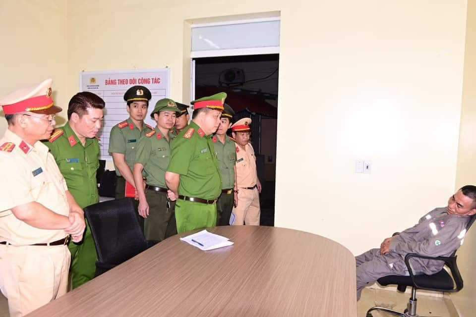 hai phong khoi to bat tam giam tai xe chui boi va danh csgt dspl hai phong khoi to bat tam giam tai xe chui boi va danh csgt dspl