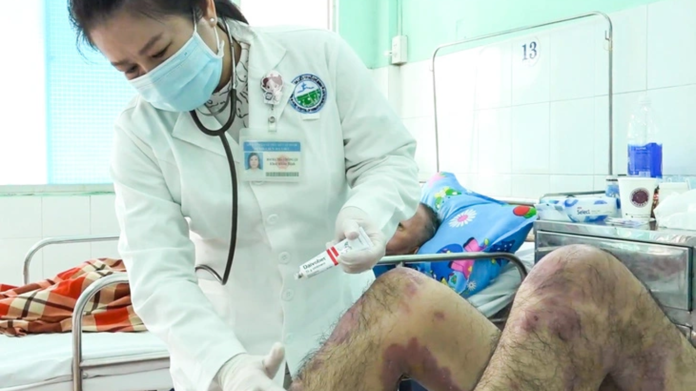 chang trai hoi han khong kip sau khi tin thay tin mang ve thuoc tri vay nen troi noi1 chang trai hoi han khong kip sau khi tin thay tin mang ve thuoc tri vay nen troi noi1