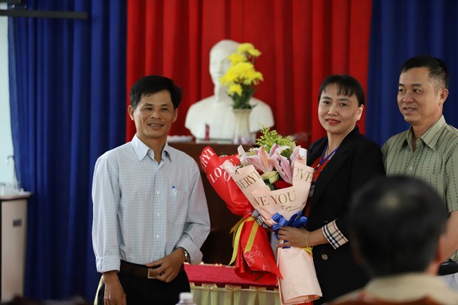 pho chu tich ubnd huyen xin loi cong khai 2 co giao bi cat thi dua o dak lak dspl pho chu tich ubnd huyen xin loi cong khai 2 co giao bi cat thi dua o dak lak dspl