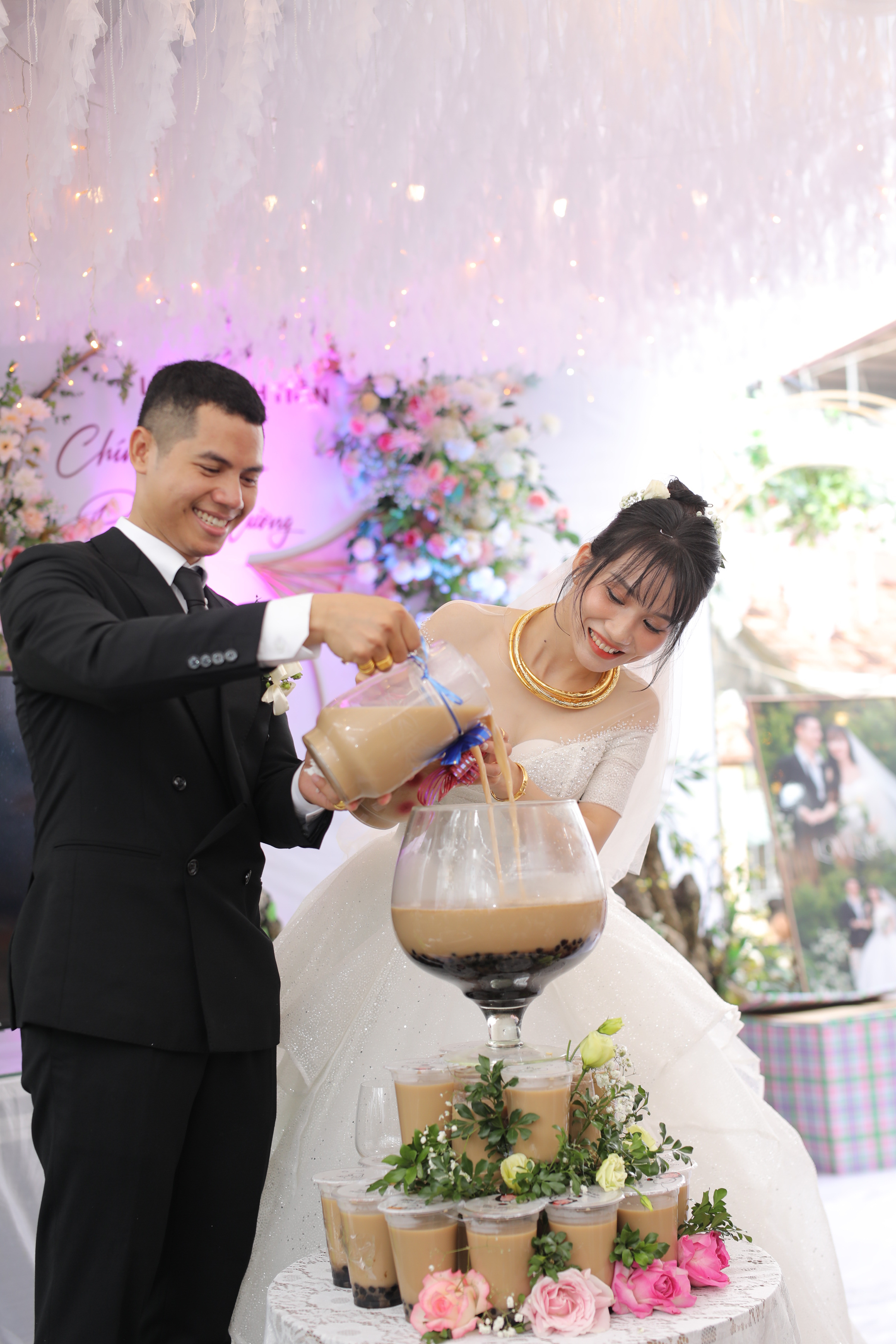 dam cuoi gay sot voi man giao boi bang tra sua thay banh kem bang bong lan trung muoi dspl