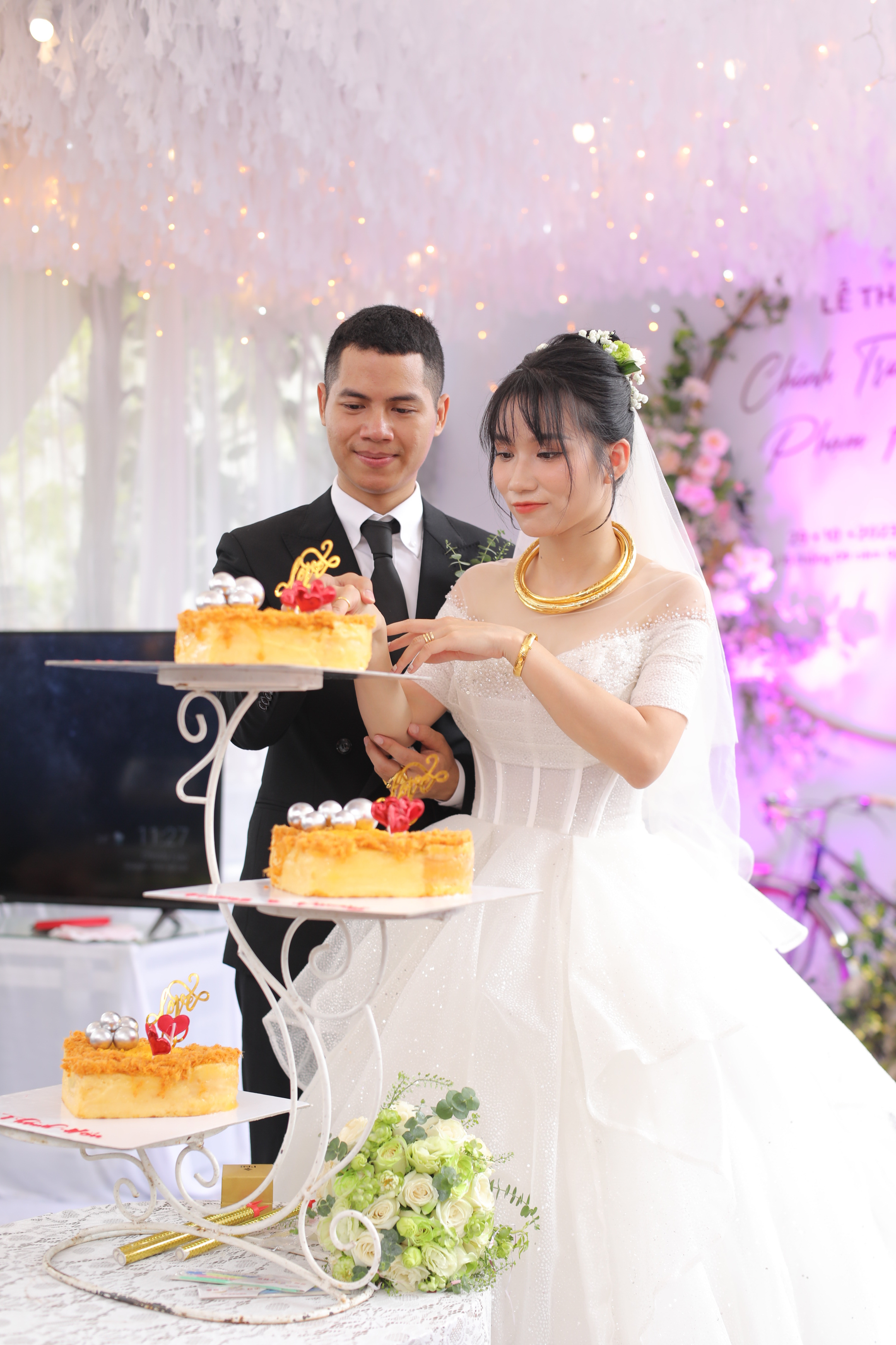 dam cuoi gay sot voi man giao boi bang tra sua thay banh kem bang bong lan trung muoi dspl2