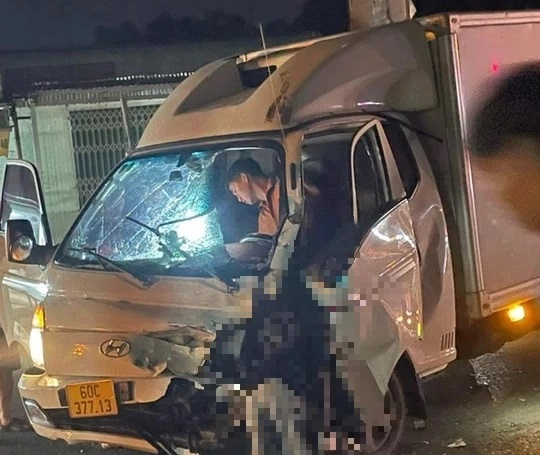 hien truong vu xe may kep 4 dau dau xe tai 3 nguoi tu vong o dong nai 3 hien truong vu xe may kep 4 dau dau xe tai 3 nguoi tu vong o dong nai 3