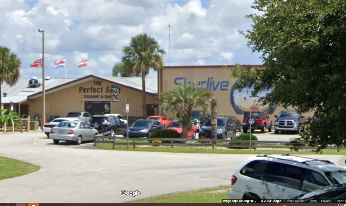 buoc toi nguoi me bo con trong xe den 3h sang de tiec tung trong quan bar dspl1