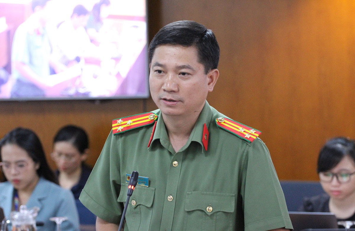 cong an tp hcm khuyen cao nguoi dan khong nen cong khai thong tin ca nhan len mang dspl cong an tp hcm khuyen cao nguoi dan khong nen cong khai thong tin ca nhan len mang dspl