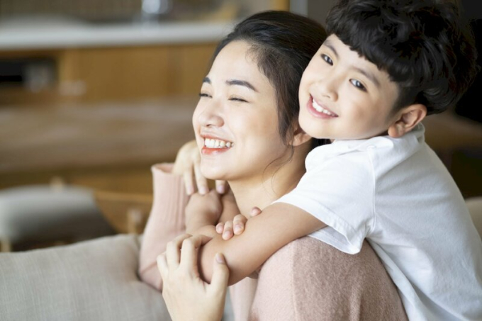 tinh co nghe con trai noi chuyen voi ban nguoi me sung sot va phat hien ra su that rung minh dspl1 tinh co nghe con trai noi chuyen voi ban nguoi me sung sot va phat hien ra su that rung minh dspl1