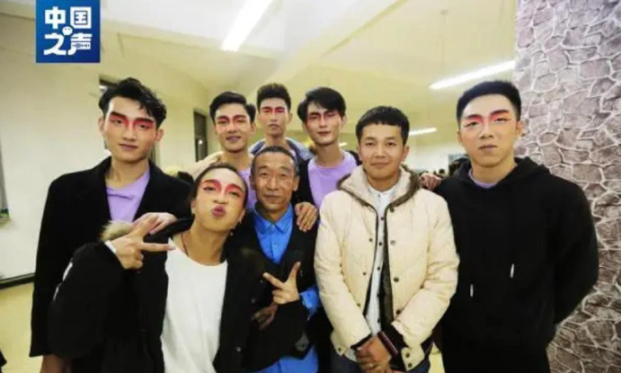 lao nong gan dat xa troi du bi binh luan tieu cuc van thoan thoat doi chan mua ballet dspl