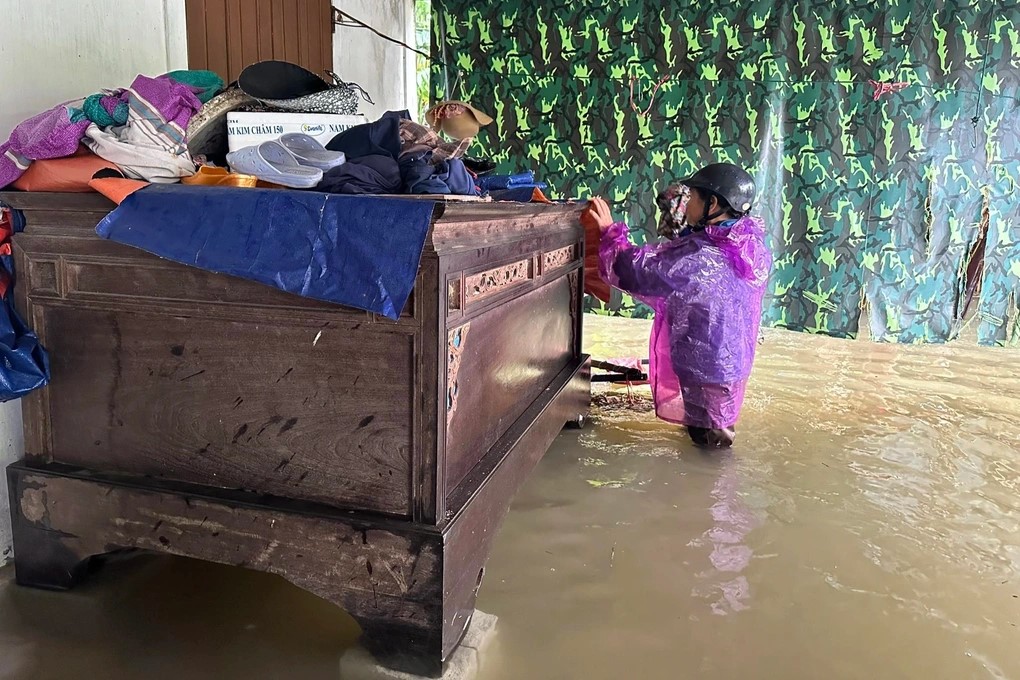 mua xoi xa o ha tinh nuoc cuon cuon tran vao nha dan 7