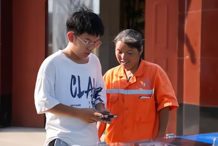 nam sinh hot hai di tim me lam lao cong va su that khien ai cung rom nuoc mat dspl1 nam sinh hot hai di tim me lam lao cong va su that khien ai cung rom nuoc mat dspl1