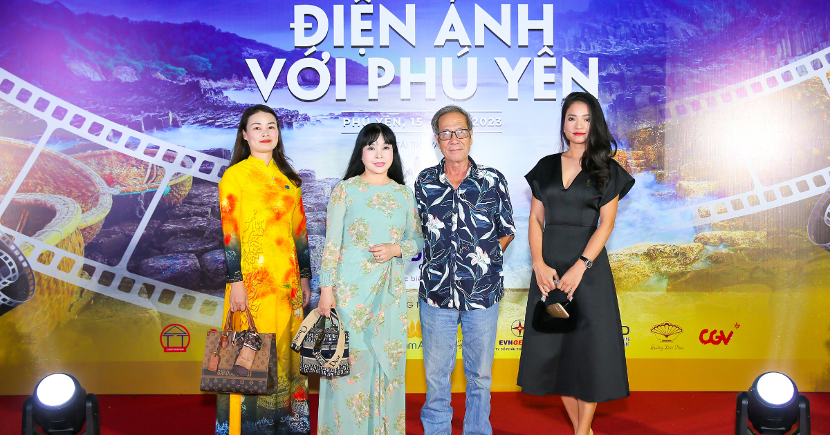 dien vien cac the he hoi ngo tai gala dien anh voi phu yen dien vien cac the he hoi ngo tai gala dien anh voi phu yen