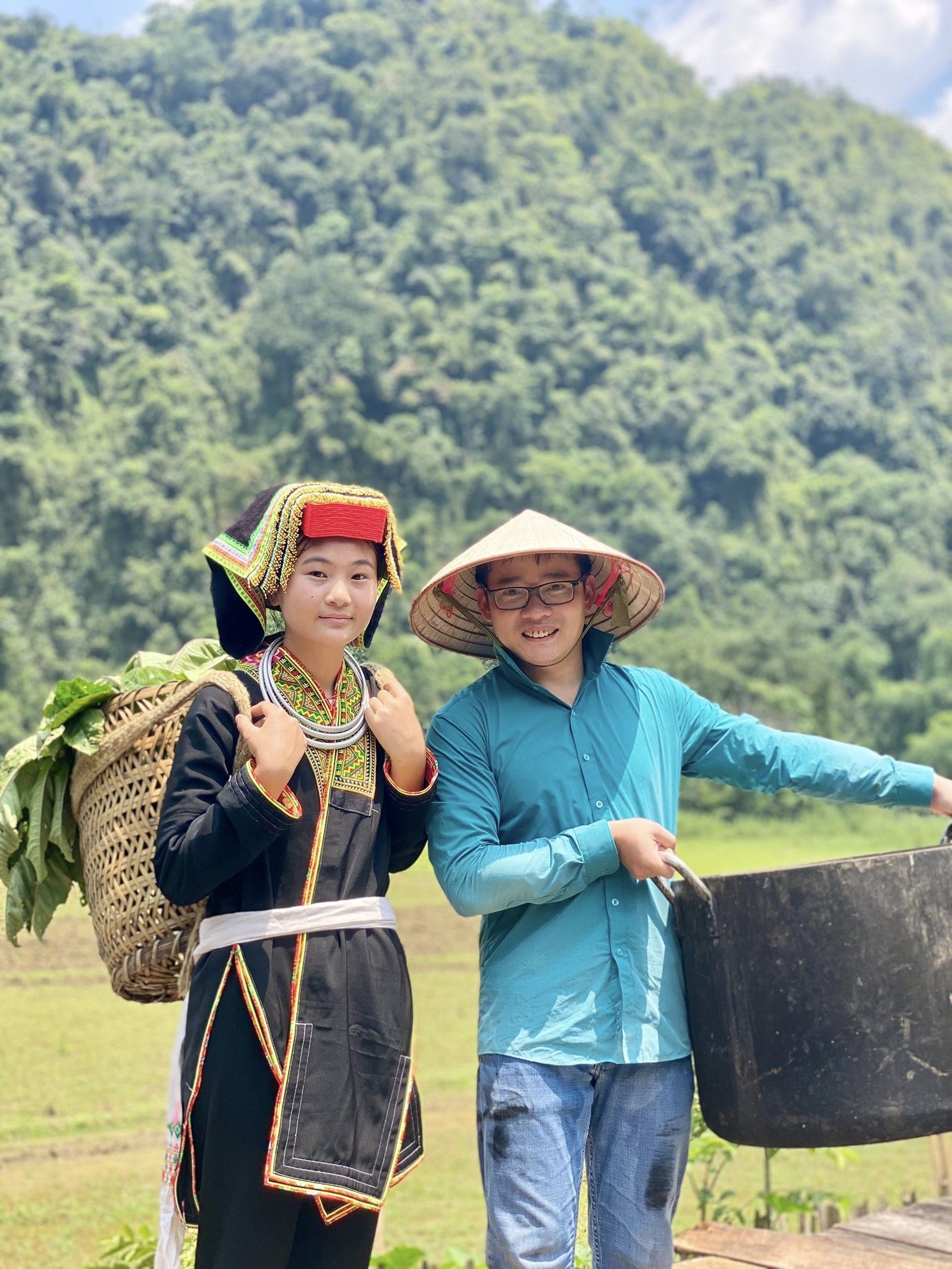 tu cau be chan uot chan rao den tien si du lich giup ba con vung cao thoat ngheo dspl4 tu cau be chan uot chan rao den tien si du lich giup ba con vung cao thoat ngheo dspl4
