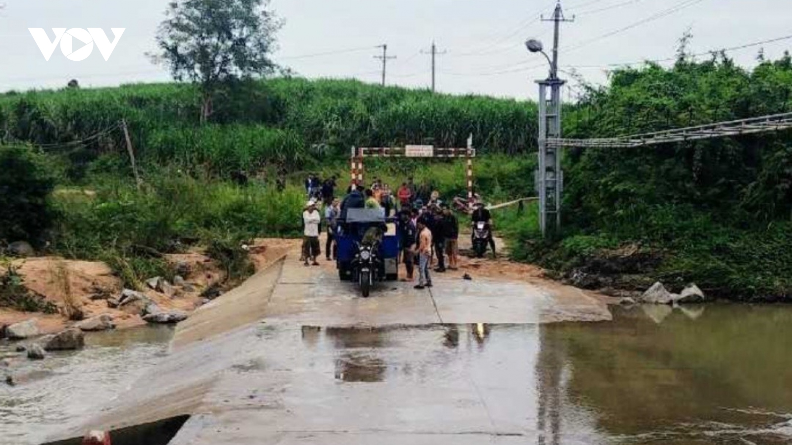 tin nong 24h hom nay ngay 18 11 2023 thi the nguoi dan ong bi lu cuon o phu yen da duoc tim thay dspl