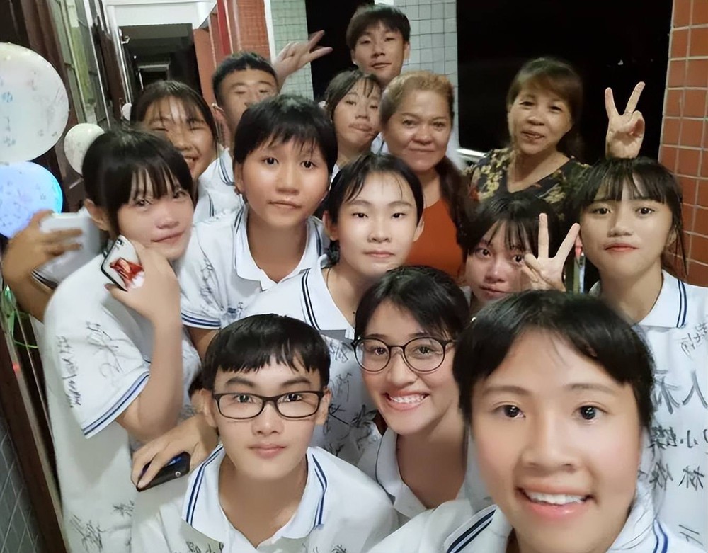 giao vien trung quoc tiet lo nhung nguoi tro ve tham thay co thuong la nhung hoc sinh dac biet dspl1 giao vien trung quoc tiet lo nhung nguoi tro ve tham thay co thuong la nhung hoc sinh dac biet dspl1