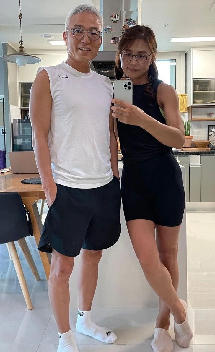 cap doi 61 va 56 tuoi gay soc khi cong khai voc dang nhu thanh nien gioi tre sao do kip dspl