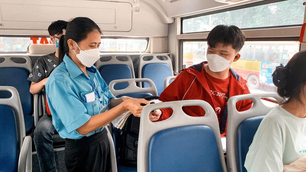 tin nong 24h hom nay ngay 28 11 2023 trien khai ve bus dien tu ha noi se cat giam 4 000 nhan vien xe buyt dspl1