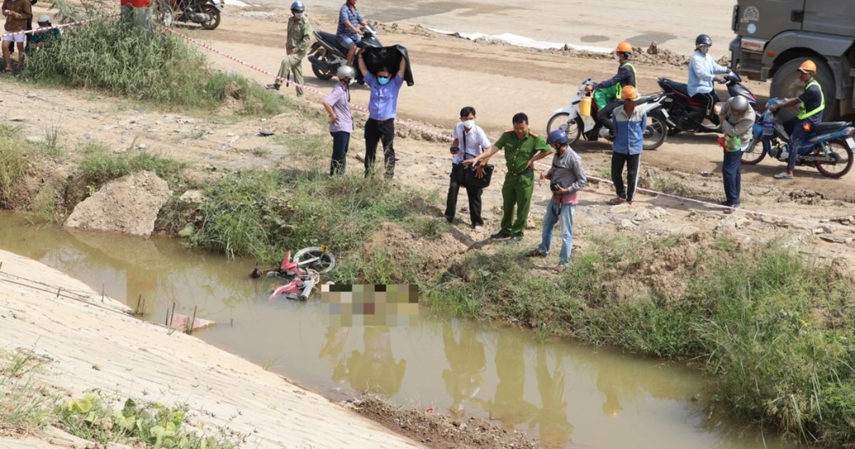 tin nong 24h hom nay ngay 1 12 2023 phat hien thi the nguoi dan ong cung mo to duoi vung nuoc 1