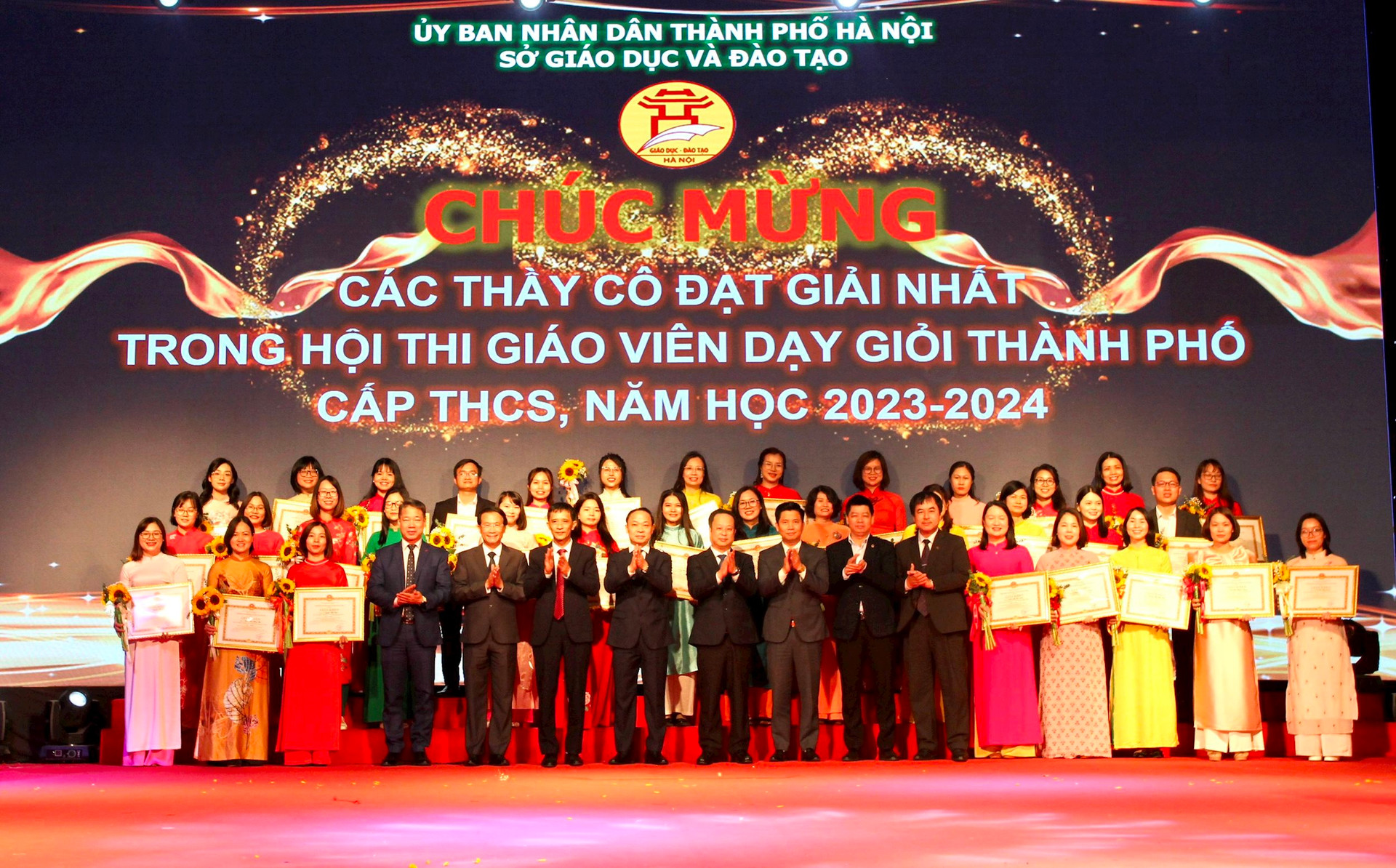 ha noi 179 giao vien day gioi cap thanh pho duoc tuyen duong khen thuong 