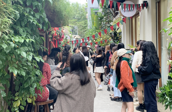 gioi tre ha noi xung xinh quan ao check in don giang sinh cac quan ca phe dong nghet dspl5