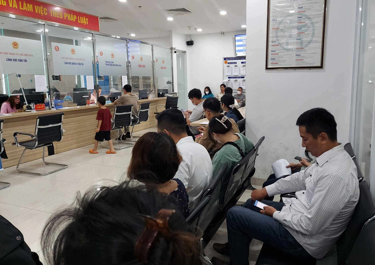 tin nong 24h hom nay ngay 12 12 2023 ha noi them diem cap doi cap lai giay phep lai xe tai son tay