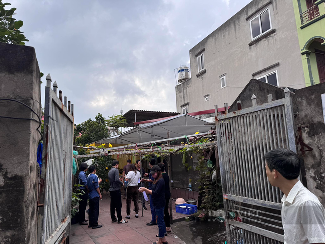 vu thi the 3 bo con tren song o hung yen doi chan be gai bi buoc day mau do 0