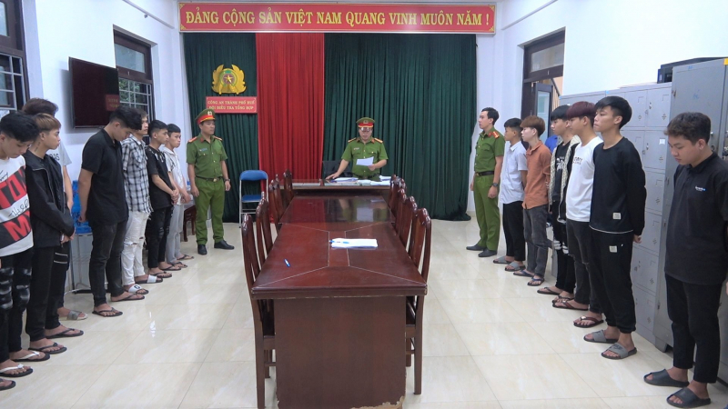khoi to nhom thanh vien vac dao kiem di giai quyet mau thuan o thua thien hue dspl khoi to nhom thanh vien vac dao kiem di giai quyet mau thuan o thua thien hue dspl