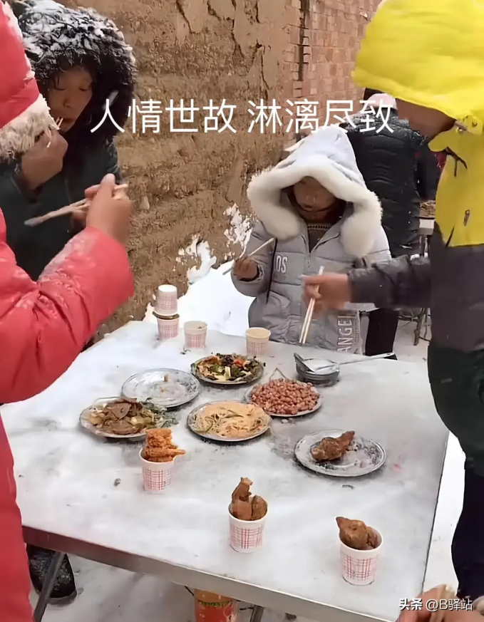 bua tiec doc la giua troi mua tuyet voi cac mon an dong bang nguoi trong cuoc len tieng he lo su that dspl3