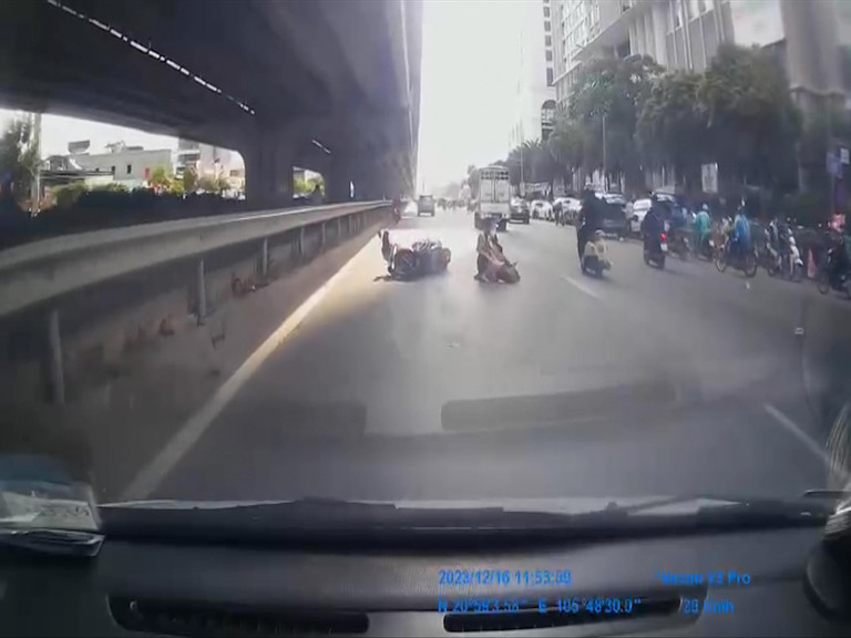 tin nong 24h hom nay ngay 21 12 2023 phat hien thi the nam gioi trong tu the treo co o ca mau dspl1