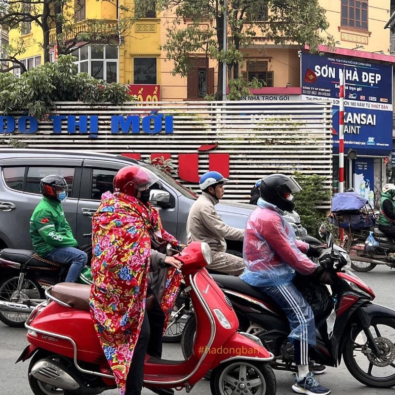 khoanh khac nguoi dan chum chan ra duong doi dau voi cai ret gay bao cu dan mang dspl
