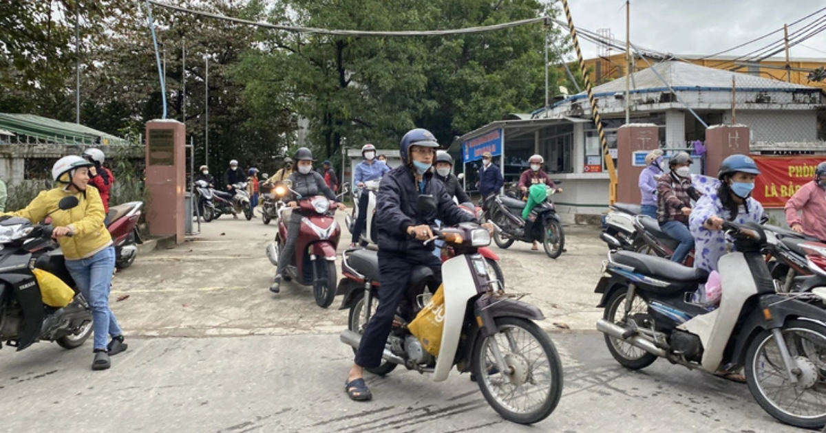 khoang 1 250 cong nhan bi ngung viec truoc tet to chuc doi thoai nguoi lao dong