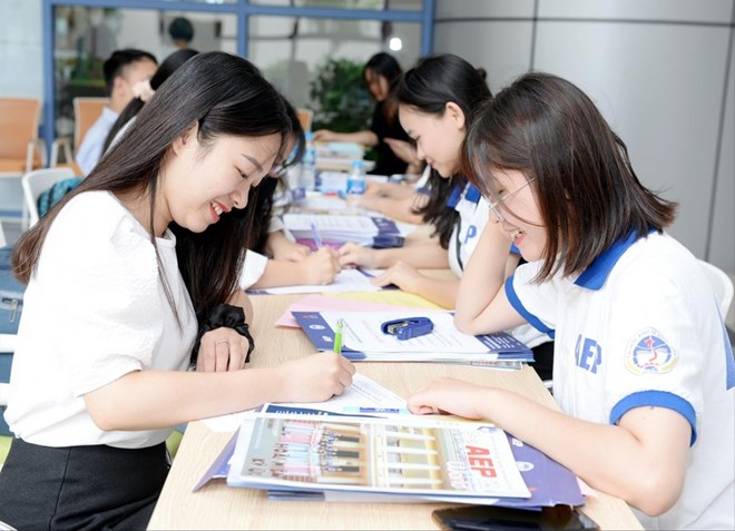 de an tuyen sinh 2024 cua truong dh kinh te quoc dan giam chi tieu xet tuyen bang diem thi dspl1