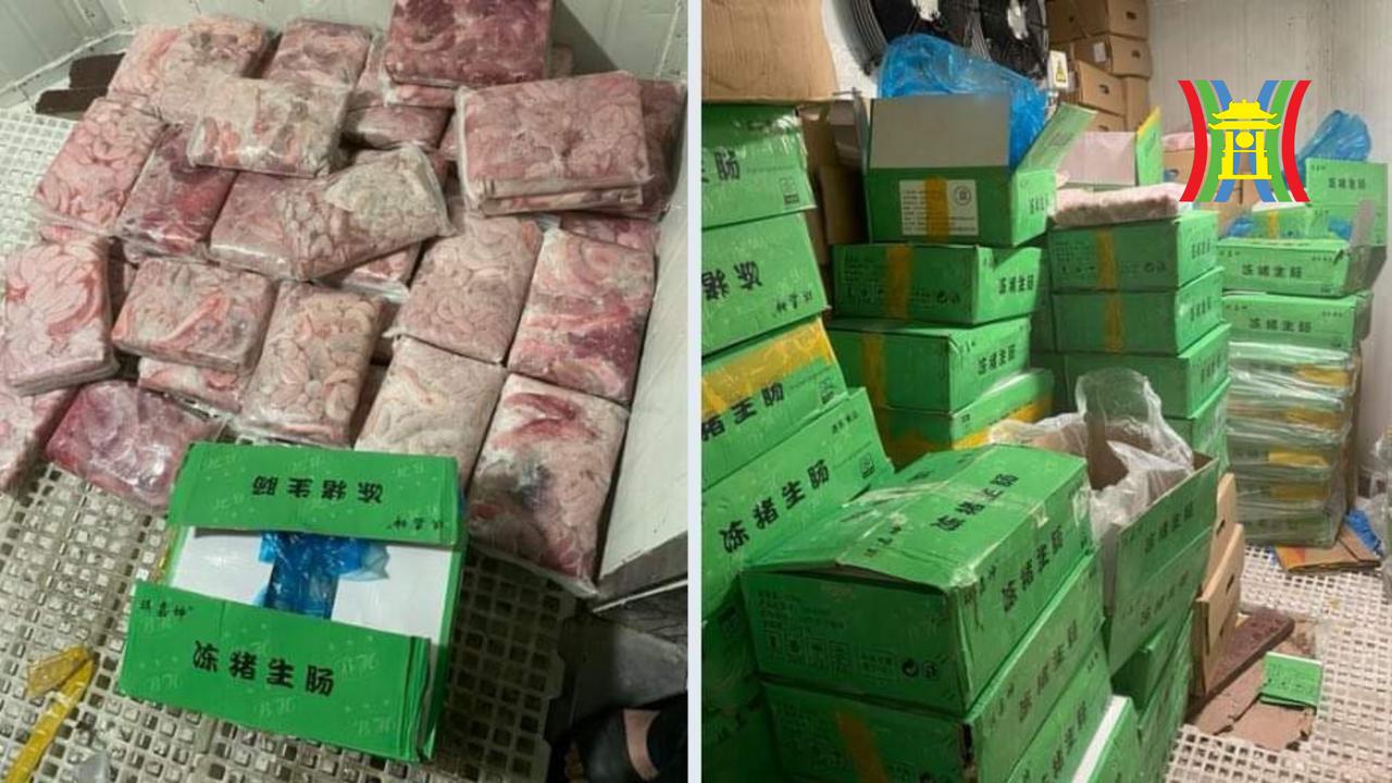 tam giu hon 1 tan trang lon boc mui khi dang van chuyen vao nha dan