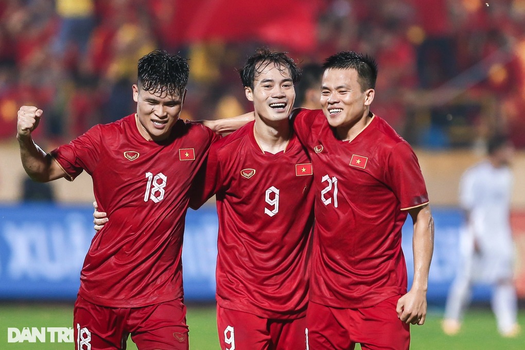 bao anh du doan so phan tuyen viet nam kho khan khi vuot qua vong bang cua asian cup