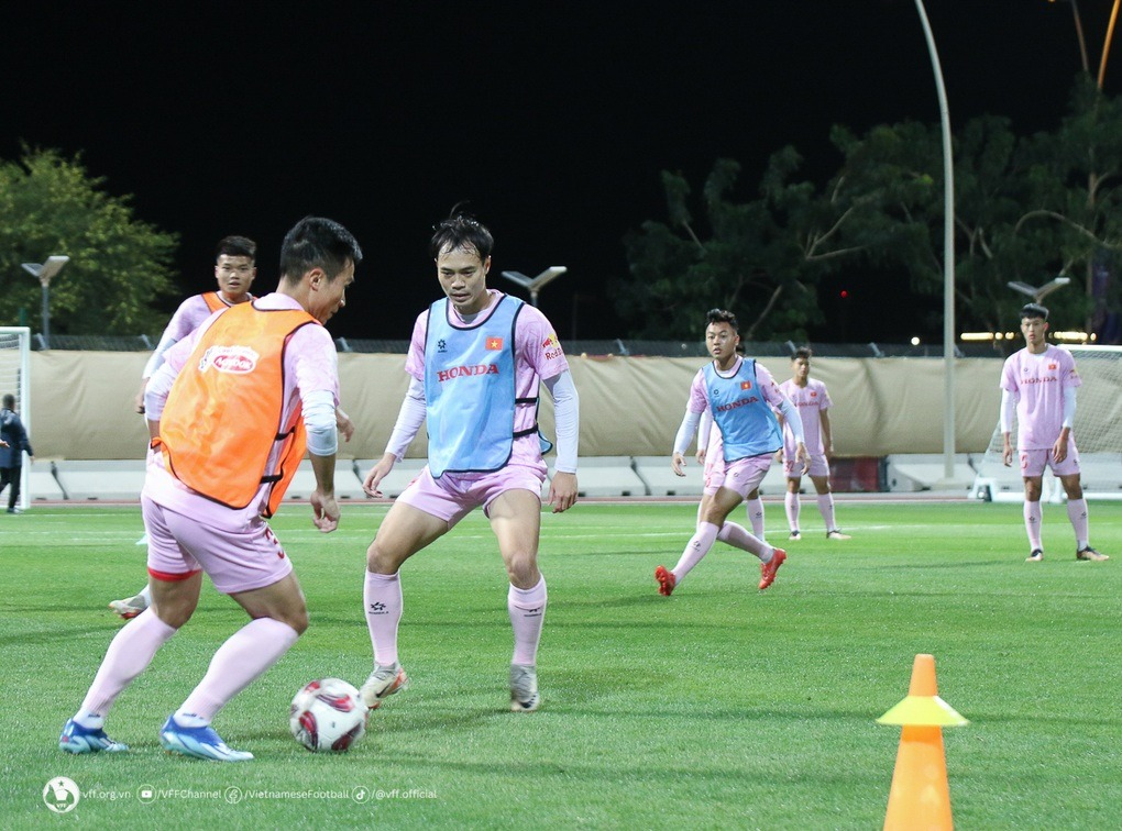hlv troussier dung doi hinh manh nhat cho tran do suc voi kyrgyzstan dspl2
