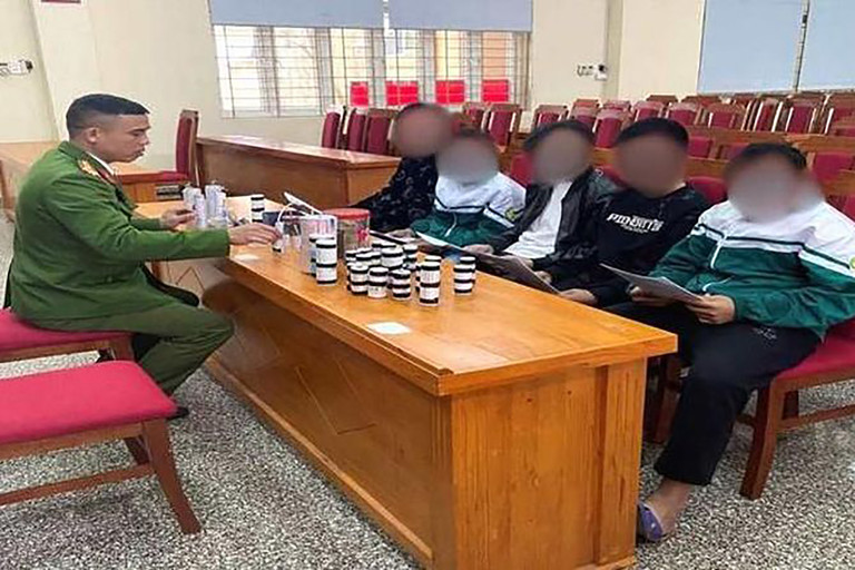 bao dong tinh trang hoc sinh tu che phao no tu mang xa hoi tang cuong dau tranh va trach nhiem cua toan xa hoi bao dong tinh trang hoc sinh tu che phao no tu mang xa hoi tang cuong dau tranh va trach nhiem cua toan xa hoi